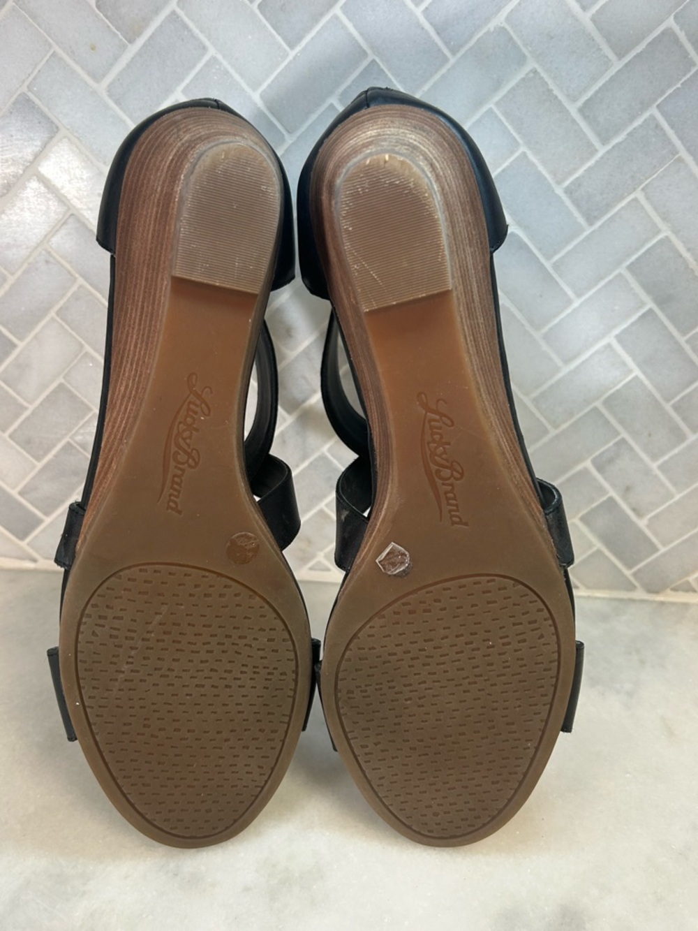 Lucky Brand Black Leather Crisscross Strap Sandals - Picture 5 of 7